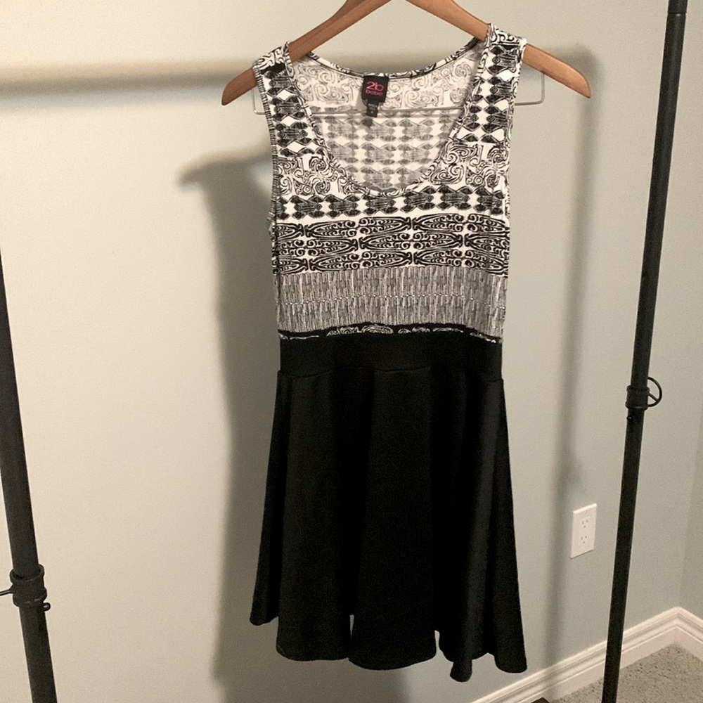 Aztec Print 2b Bebe Dress, Size Medium, Black & White